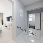 White House Blekitny 4 *