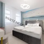 White House Blekitny 4 شقة *