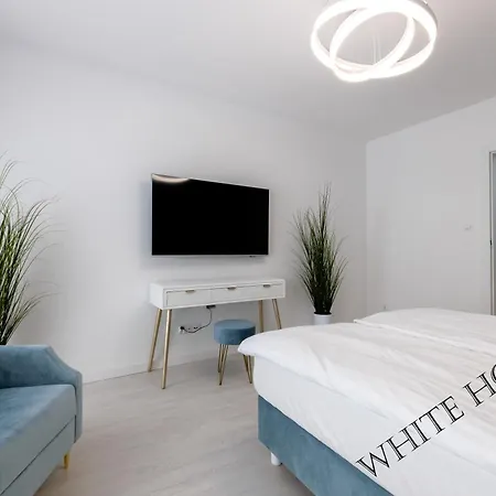 White House Blekitny 4 شقة *
