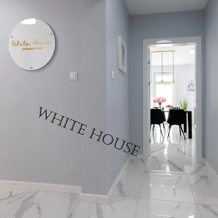 White House Błękitny 4 Ustka