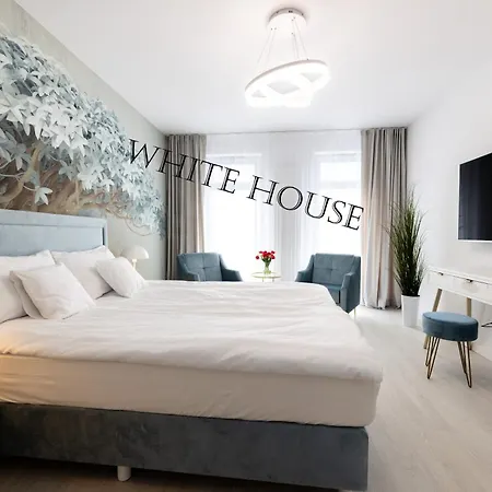 White House Blekitny 4 *